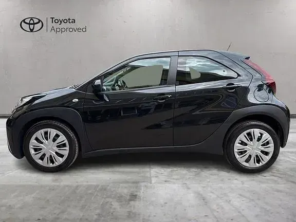 Usata Toyota Aygo X Active 72 CV (52 kW) 2022 Nero SUV