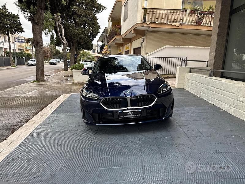 Usata BMW 118 Comfort Edition 150 CV (110 kW) 2025 Blu Utilitaria