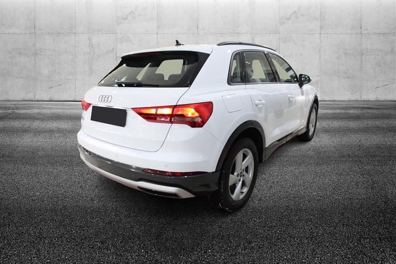 Usata Audi Q3 Advanced 150 CV (110 kW) 2023 Bianco metallizzato SUV