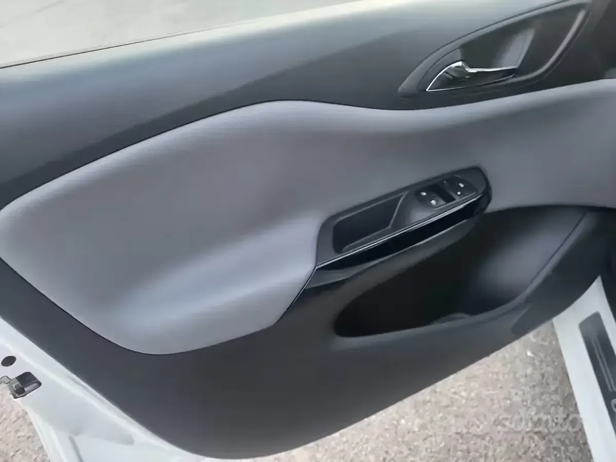 Usata Opel Corsa 90 CV (66 kW) 2016 Bianco Utilitaria