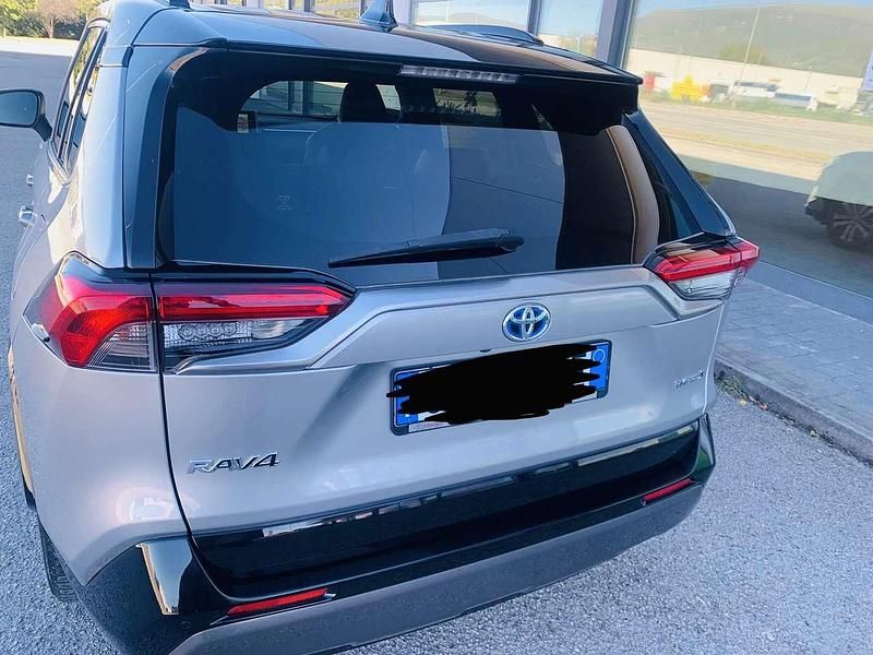 Usata Toyota RAV4 Hybrid Business Edition 178 CV (130 kW) 2020 Grigio SUV