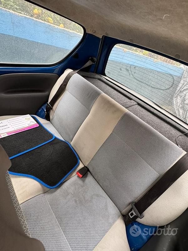 Usata Fiat 600 2000 Blu Utilitaria