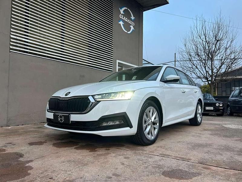 Usata Skoda Octavia 116 CV (85 kW) 2021 Bianco Station wagon