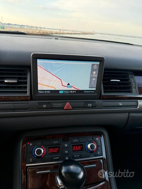 Usata Audi A8 233 CV (171 kW) 2006 Grigio Berlina