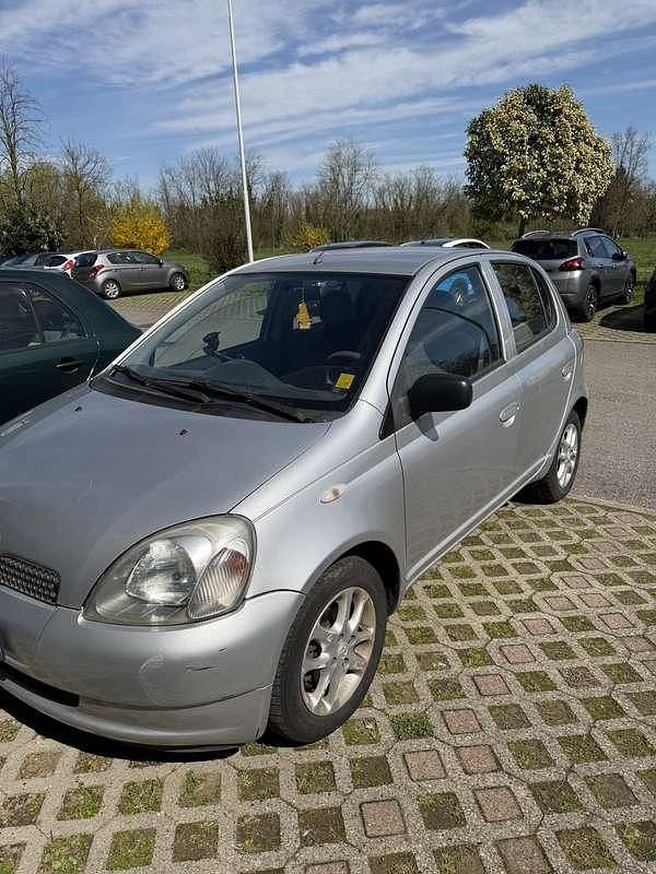 Usata Toyota Yaris Sol 68 CV (50 kW) 2002 Berlina