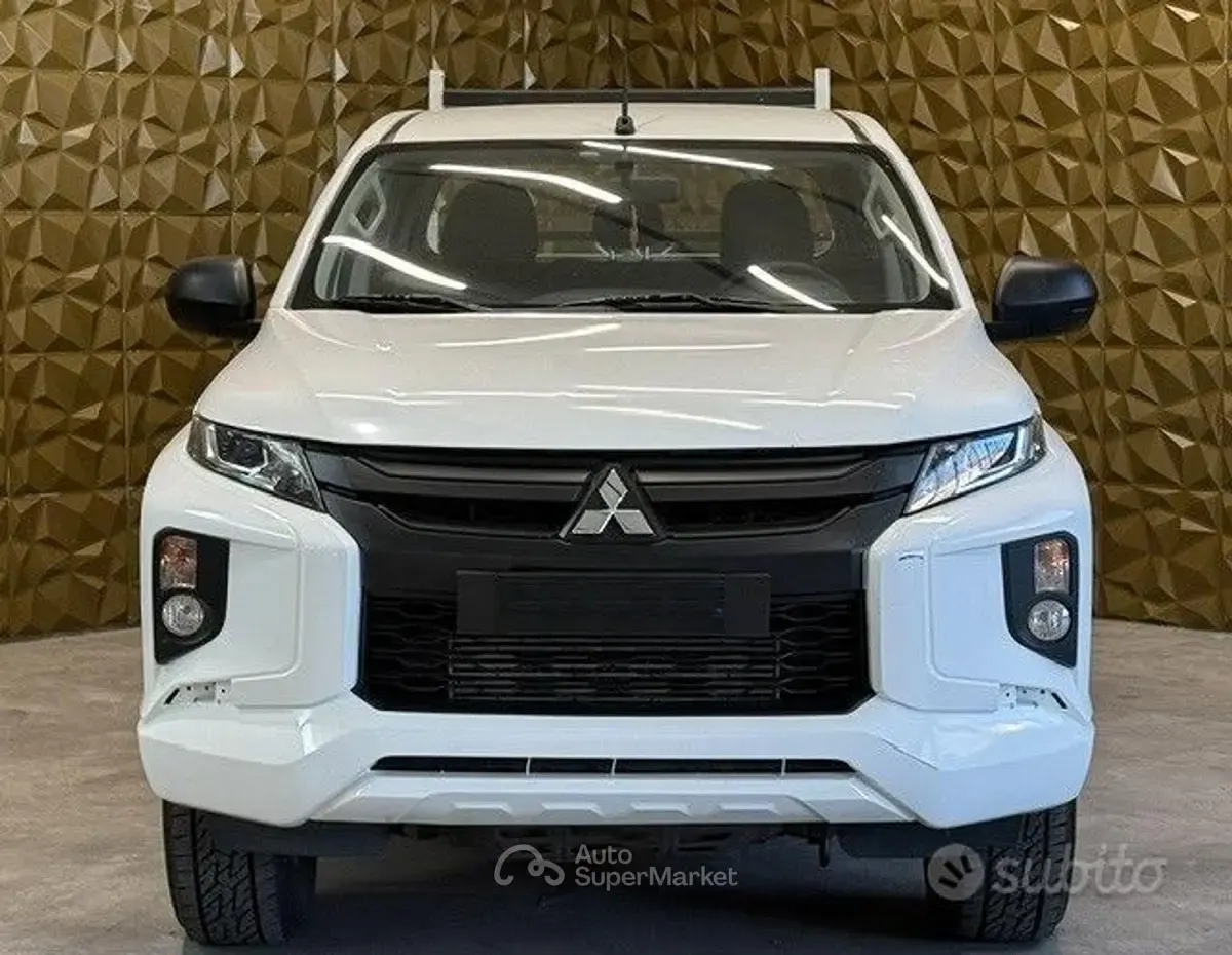 Usata Mitsubishi L200 Intense 150 CV (110 kW) 2020 Bianco Pick-up