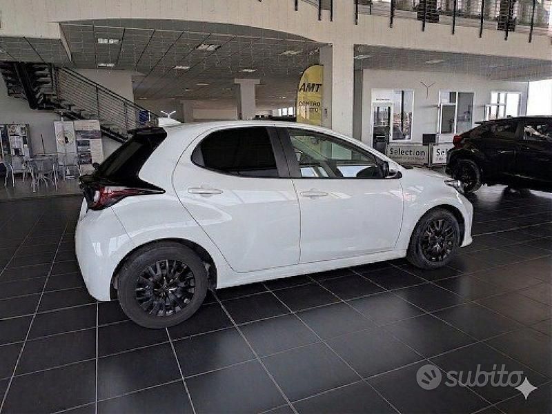 Usata Toyota Yaris 72 CV (52 kW) 2023 Bianco Utilitaria