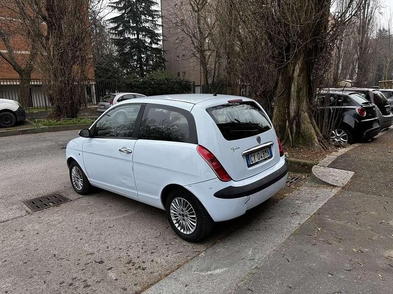 Usata Lancia Ypsilon 60 CV (44 kW) 2004 Utilitaria