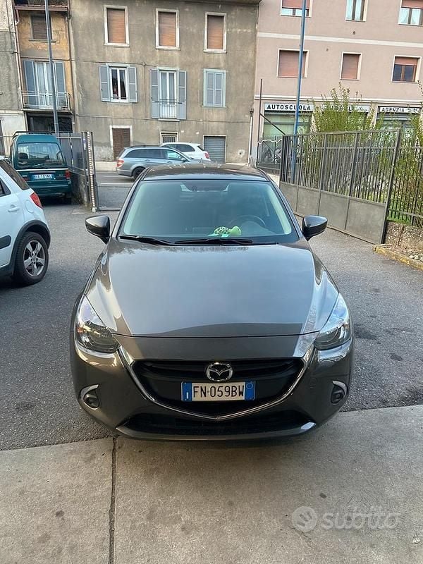 Usata Mazda 2 75 CV (55 kW) 2018 Grigio Berlina