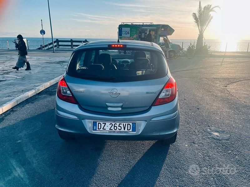 Usata Opel Combo 75 CV (55 kW) 2009 Grigio Utilitaria