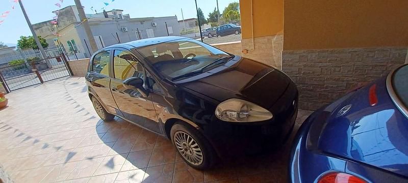 Usata Fiat Grande Punto 90 CV (66 kW) 2007 Nero Utilitaria