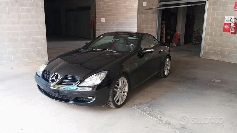 Usata Mercedes SLK280 231 CV (169 kW) 2008 Nero Cabrio