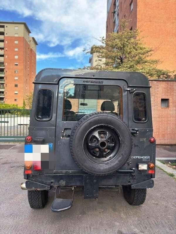 Usata Land Rover Defender 136 CV (100 kW) 2007 Verde SUV
