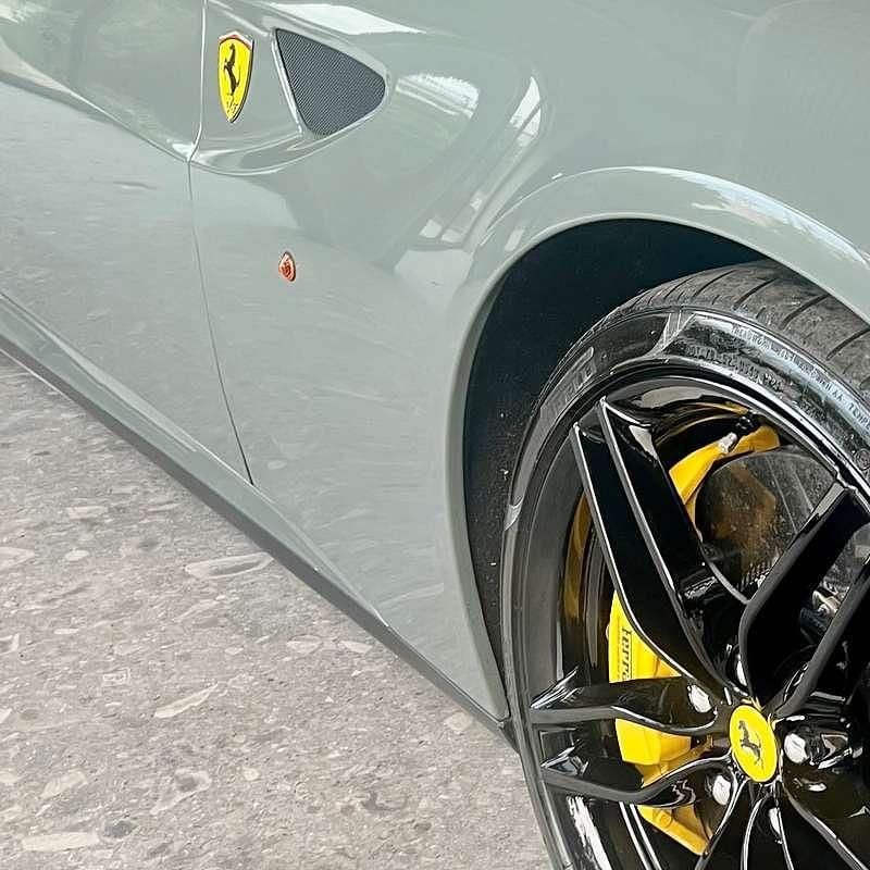 Usata Ferrari FF 661 CV (486 kW) 2012 Grigio Station wagon