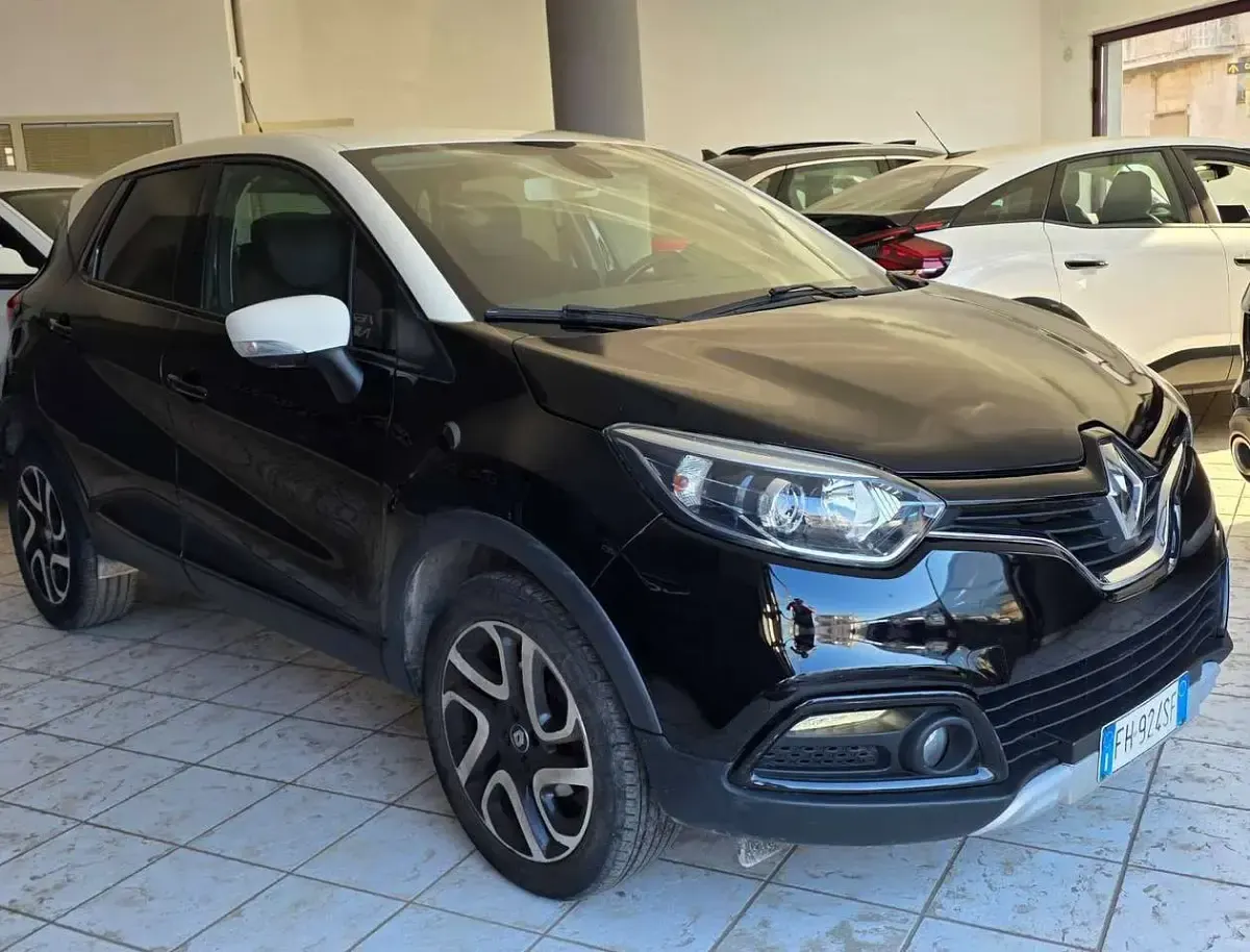 Usata Renault Captur Zen 90 CV (66 kW) 2017 Nero SUV