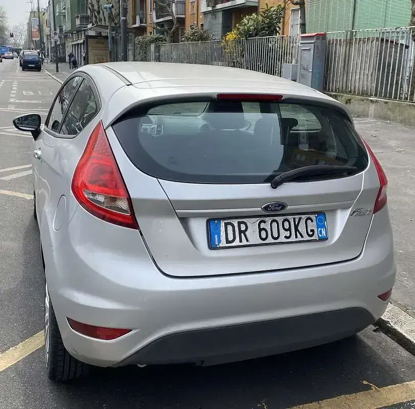 Usata Ford Fiesta Titanium 75 CV (55 kW) 2008 Utilitaria