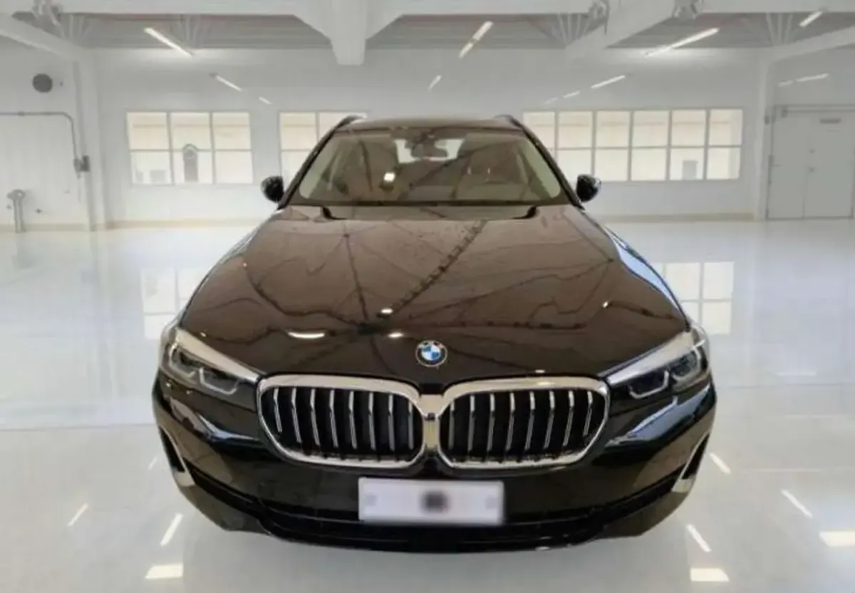 Usata BMW 520 Luxury Line 190 CV (139 kW) 2022 Nero Berlina