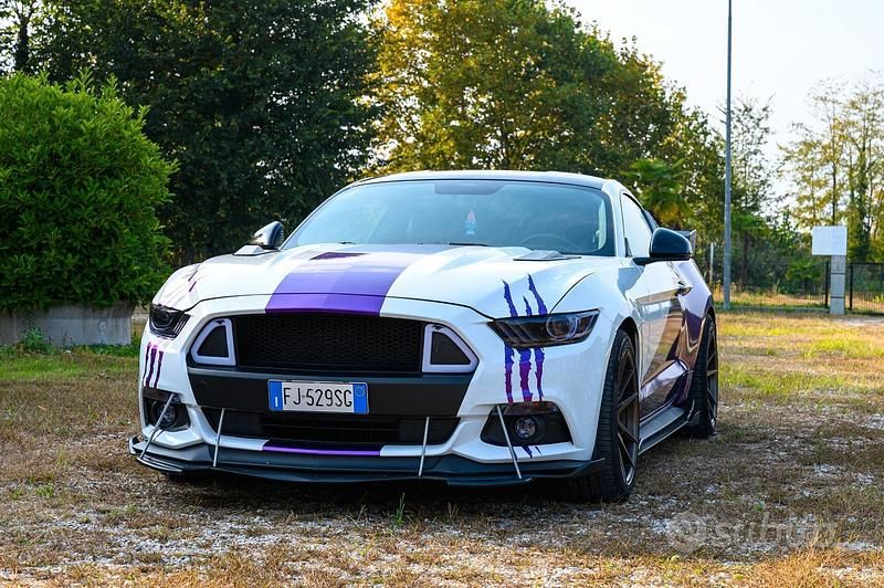 Usata Ford Mustang 317 CV (233 kW) 2016 Bianco Coupé