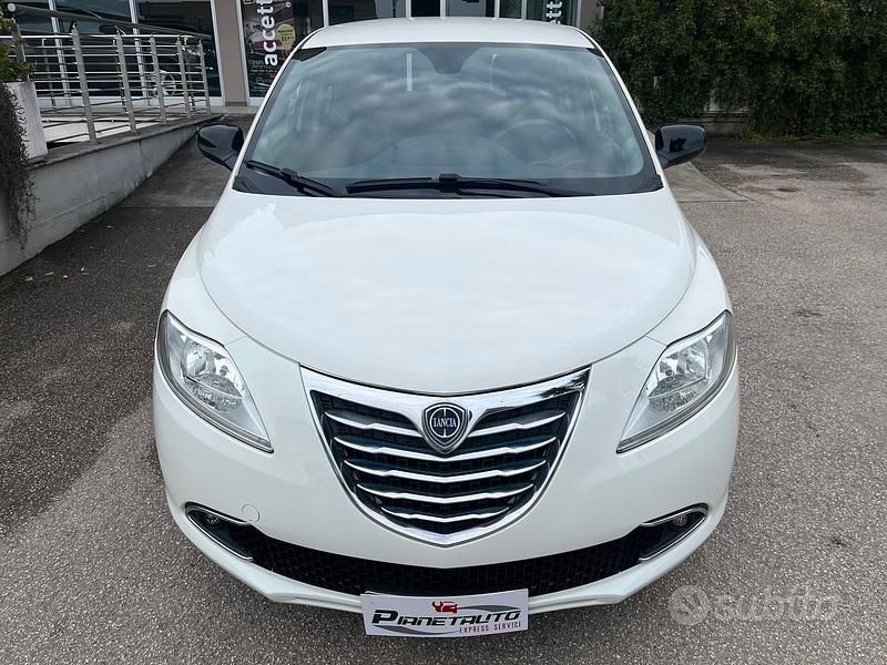 Usata Lancia Ypsilon Gold 95 CV (69 kW) 2013 Bianco Utilitaria