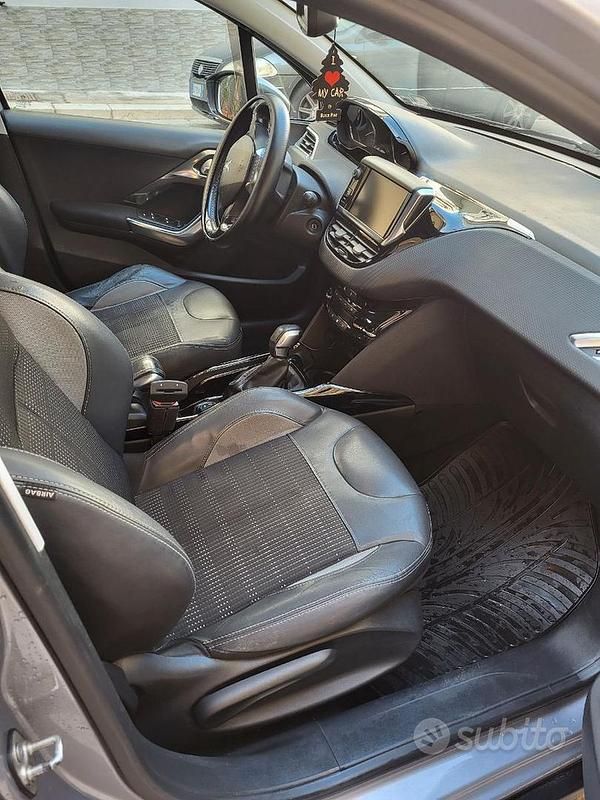 Usata Peugeot 2008 100 CV (73 kW) 2017 SUV