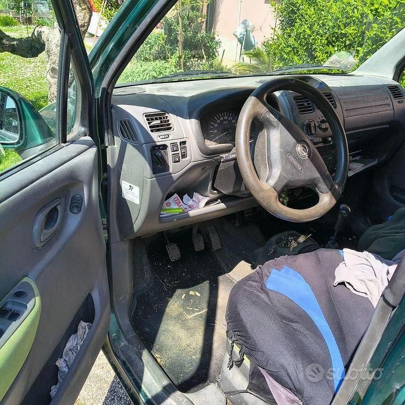 Usata Opel Agila 58 CV (42 kW) 2003 Verde Monovolume