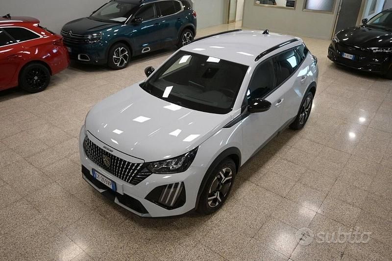 Usata Peugeot 2008 Allure 101 CV (74 kW) 2025 Bianco SUV