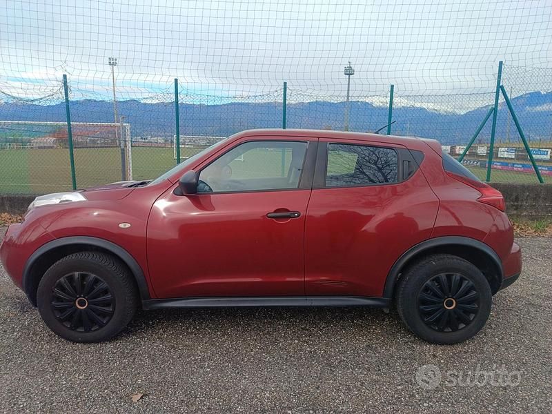 Usata Nissan Juke 110 CV (80 kW) 2010 Rosso SUV