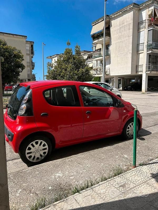 Usata Citroën C1 68 CV (50 kW) 2013 Rosso Utilitaria