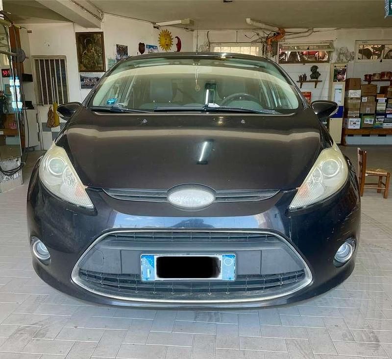 Nero Usata 2009 Ford Fiesta Titanium Due volumi | 2690 € - Immagine 1/4