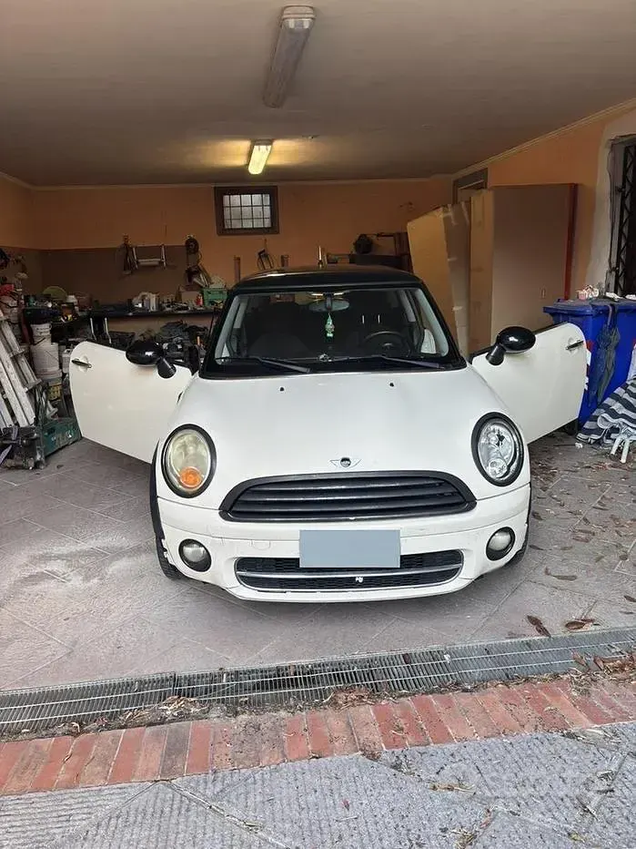 Usata Mini Cooper D Salt 109 CV (80 kW) 2008 Utilitaria