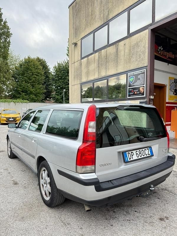 Usata Volvo V70 Summum 163 CV (119 kW) 2004 Argento Station wagon