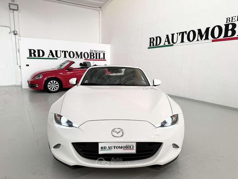 Usata Mazda MX5 160 CV (117 kW) 2018 Bianco perlato Cabrio