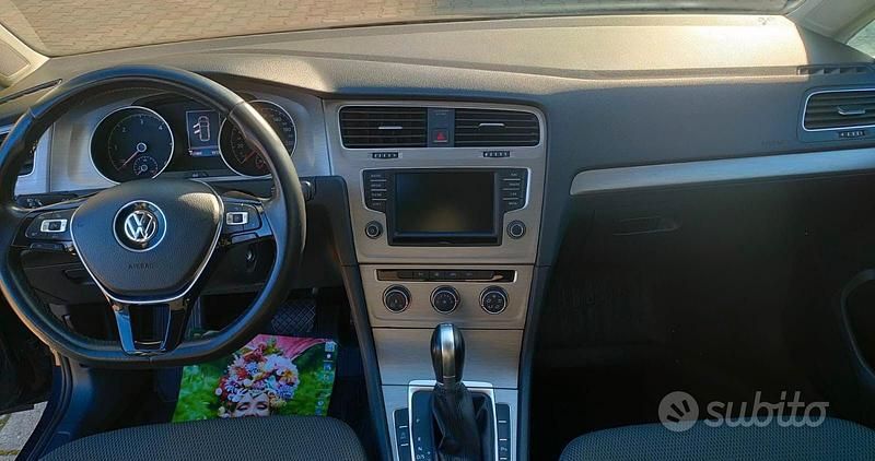 Usata VW Golf VII Business 110 CV (80 kW) 2017 Blu Station wagon