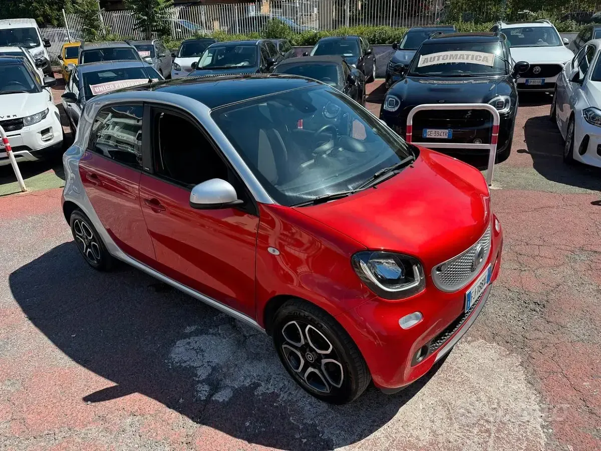 Usata Smart ForFour 71 CV (52 kW) 2016 Rosso Utilitaria