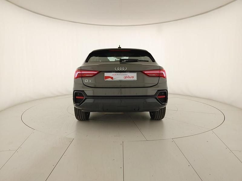 Usata Audi Q3 Sportback 150 CV (110 kW) 2022 Grigio chronos metallizzato SUV
