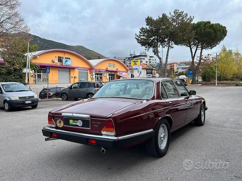 Usata Jaguar XJ6 285 CV (209 kW) 1982 Rosso Berlina