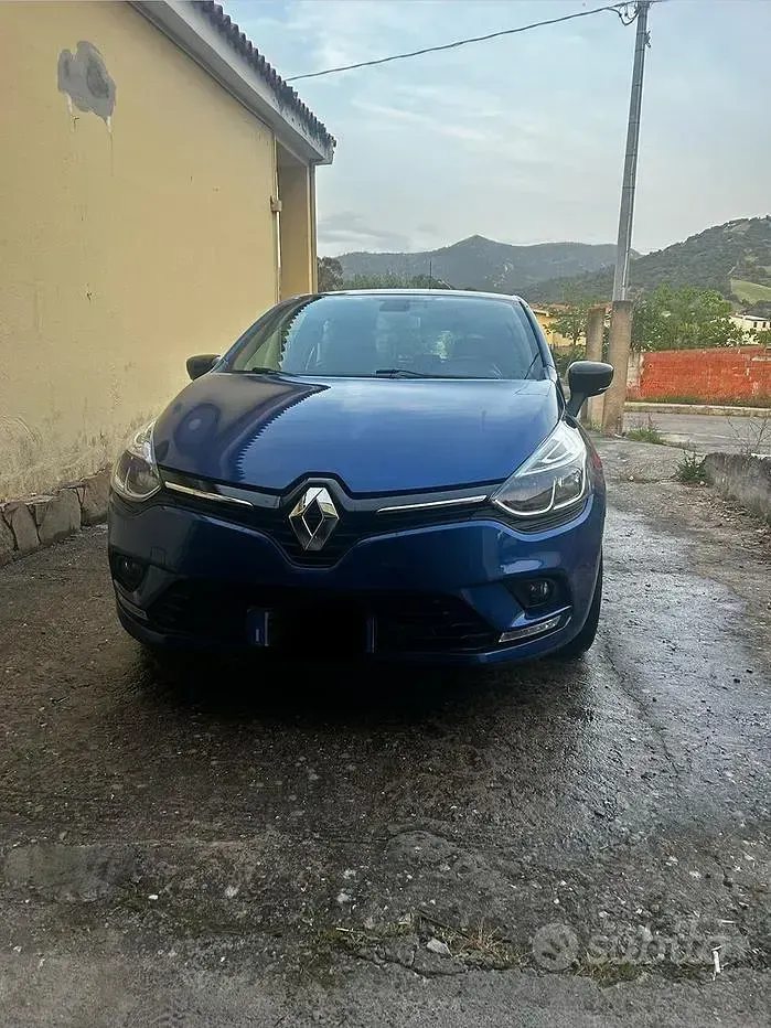 Second-hand Renault Clio IV 90 CP (66 kW) 2018 Albastru Hatchback