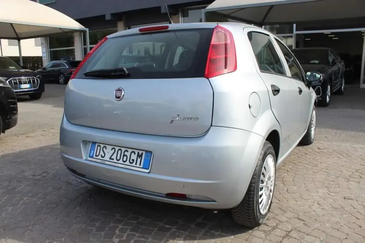 Usata Fiat Grande Punto Dynamic 65 CV (47 kW) 2008 Argento Utilitaria