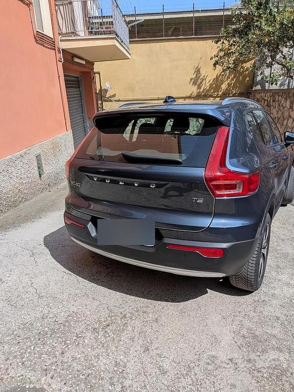 Usata Volvo XC40 129 CV (94 kW) 2021 Blu SUV