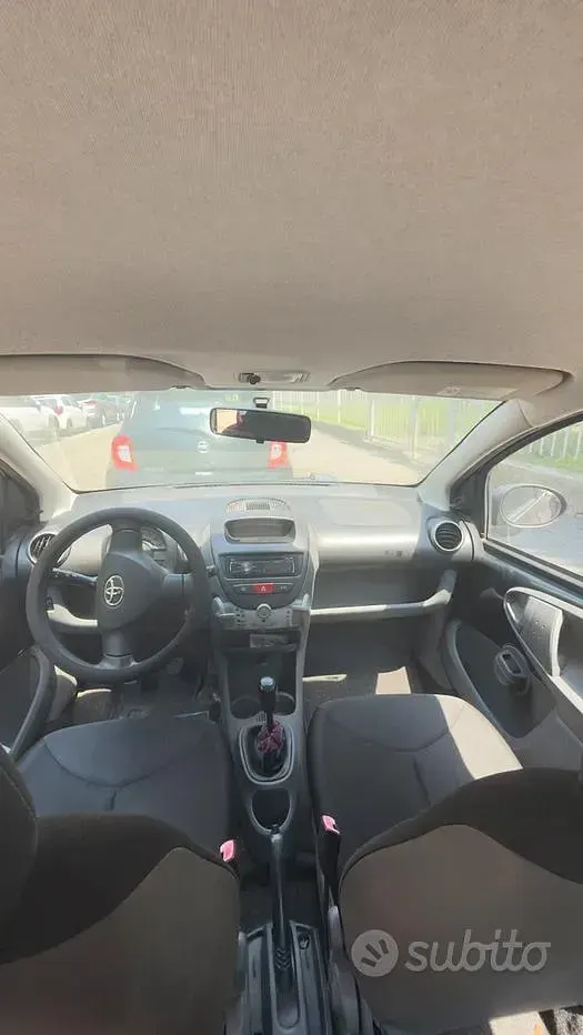 Usata Toyota Aygo 68 CV (50 kW) 2010 Grigio Utilitaria