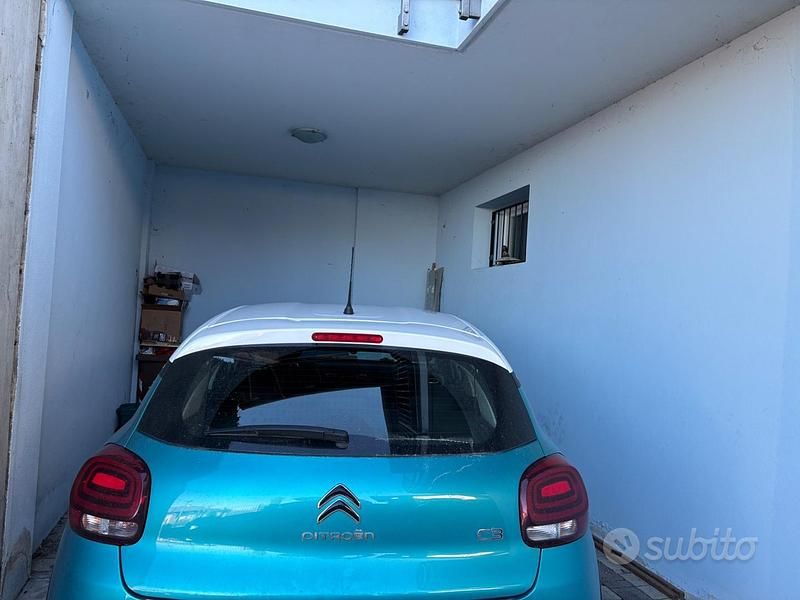 Usata Citroën C3 Shine 101 CV (74 kW) 2020 Blu/azzurro Berlina