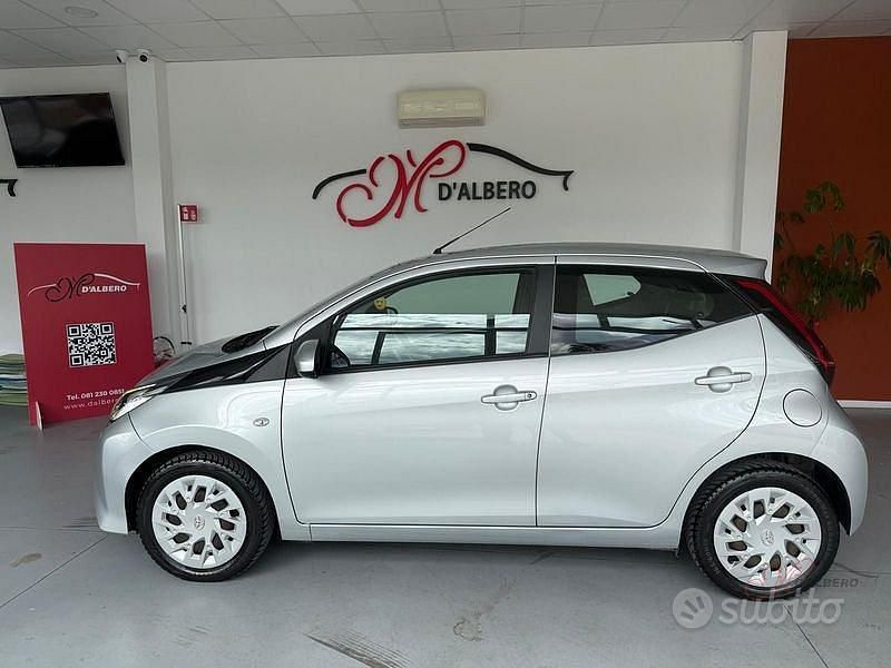 Usata Toyota Aygo Cool 72 CV (52 kW) 2020 Grigio Utilitaria
