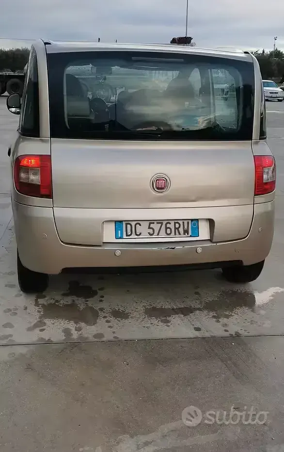 Usata Fiat Multipla 120 CV (88 kW) 2006 Monovolume