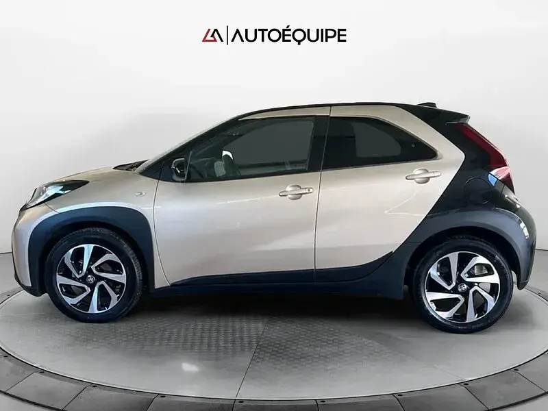 Usata Toyota Aygo X Trend 72 CV (52 kW) 2025 Beige SUV