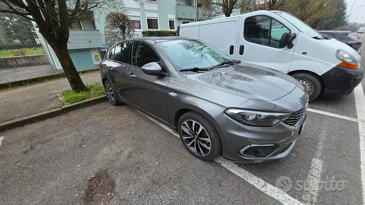 Usata Fiat Tipo 95 CV (69 kW) 2017 Grigio Berlina