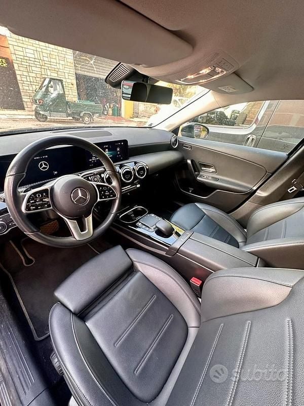 Usata Mercedes A180 Premium 116 CV (85 kW) 2022 Nero Berlina
