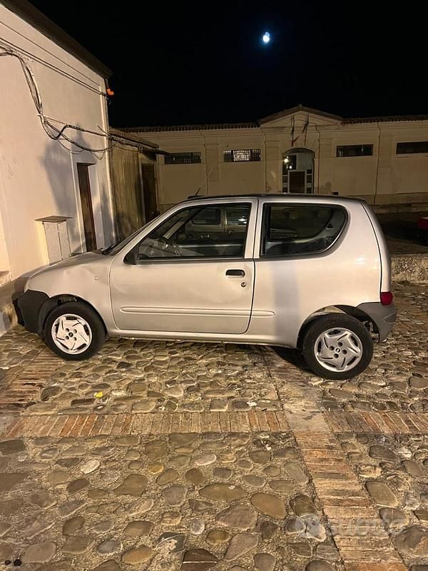 Usata Fiat 600 54 CV (39 kW) 2008 Grigio Utilitaria