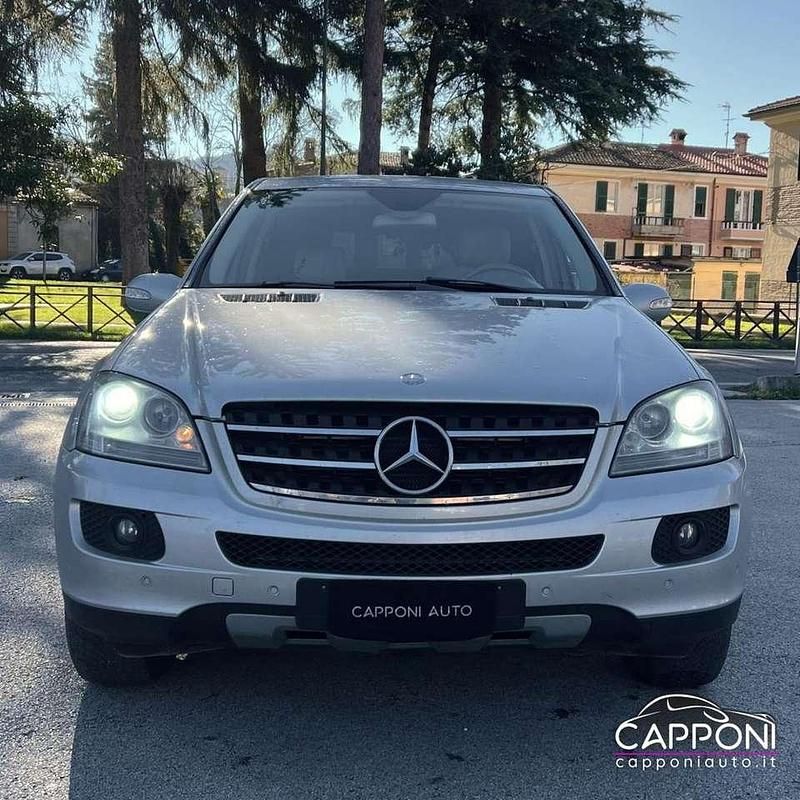 Usata Mercedes ML320 224 CV (164 kW) 2006 Argento SUV