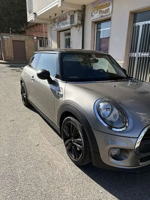 Usata Mini ONE 75 CV (55 kW) 2017 Utilitaria