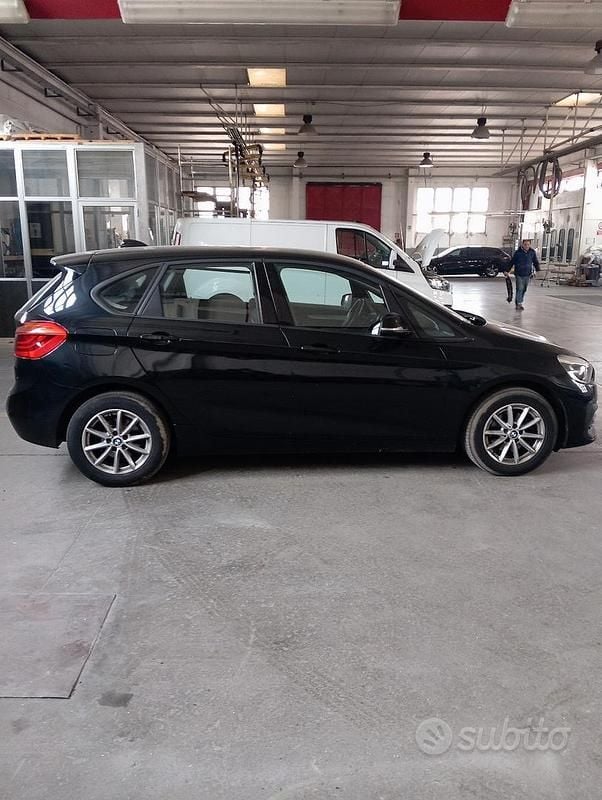 Usata BMW 216 116 CV (85 kW) 2020 Nero Monovolume